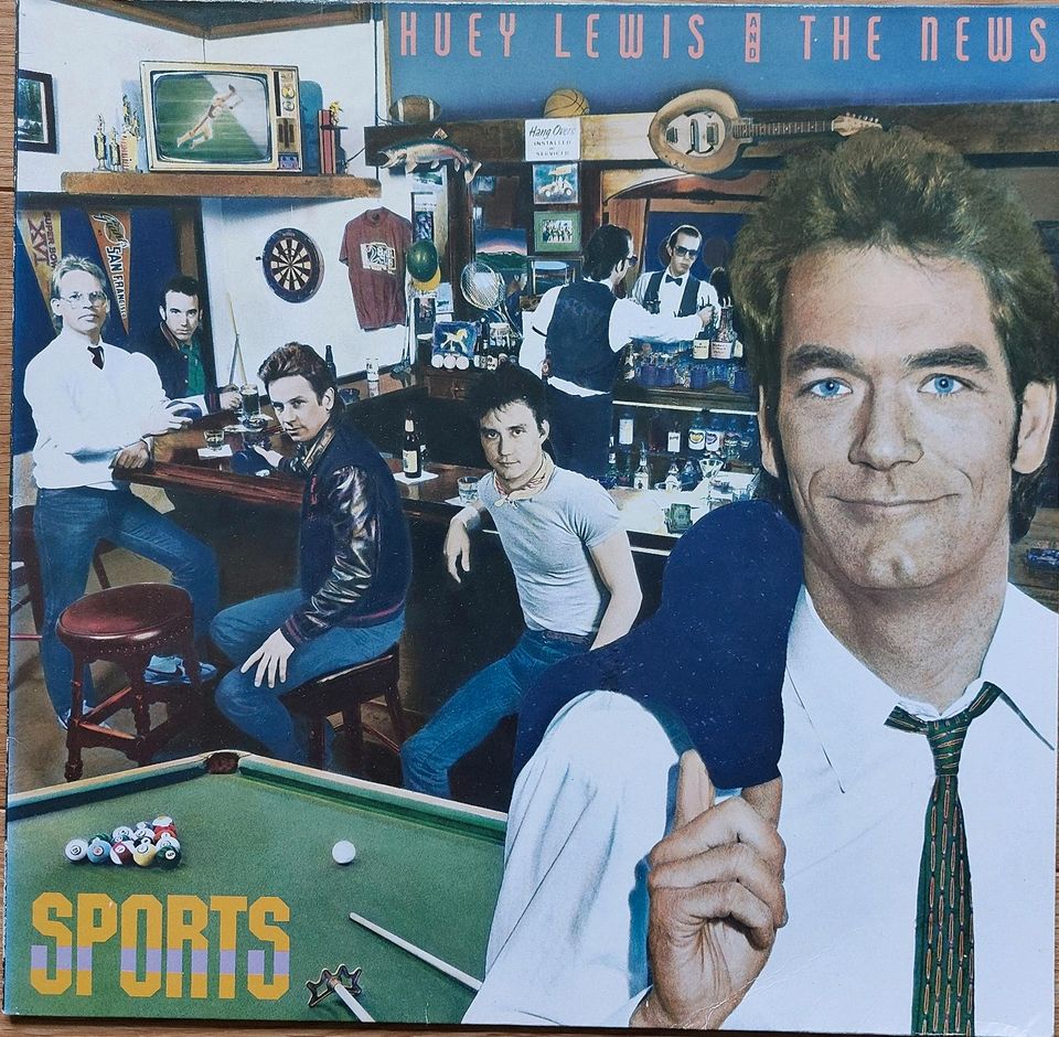 Huey Lewis an the News "Sports" vinyl in Freiburg im Breisgau