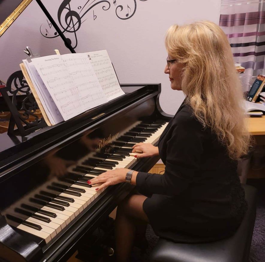 Mit über 60 noch Klavierspielen lernen ? Flügel Keyboard Klavier in Oldenburg