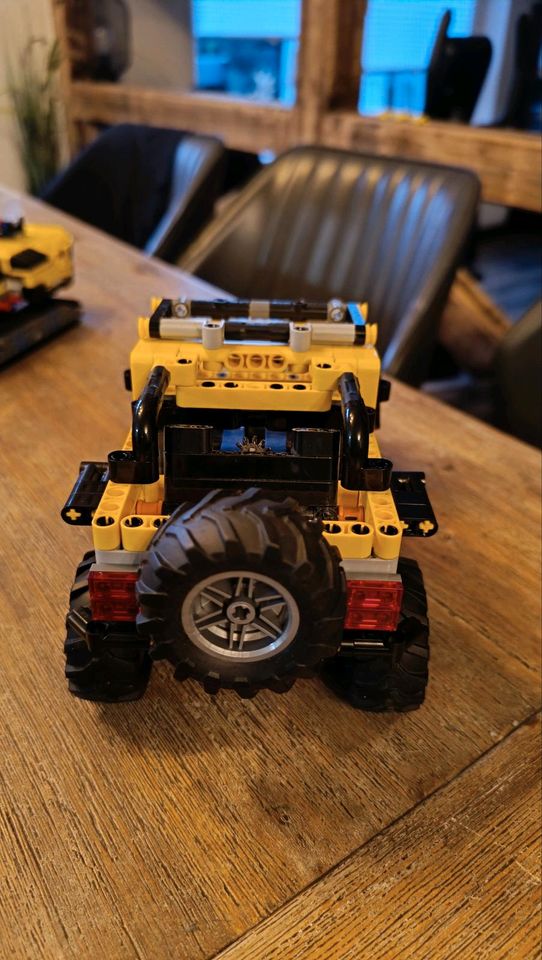 Lego Technic Jeep 42122 in Neuwied