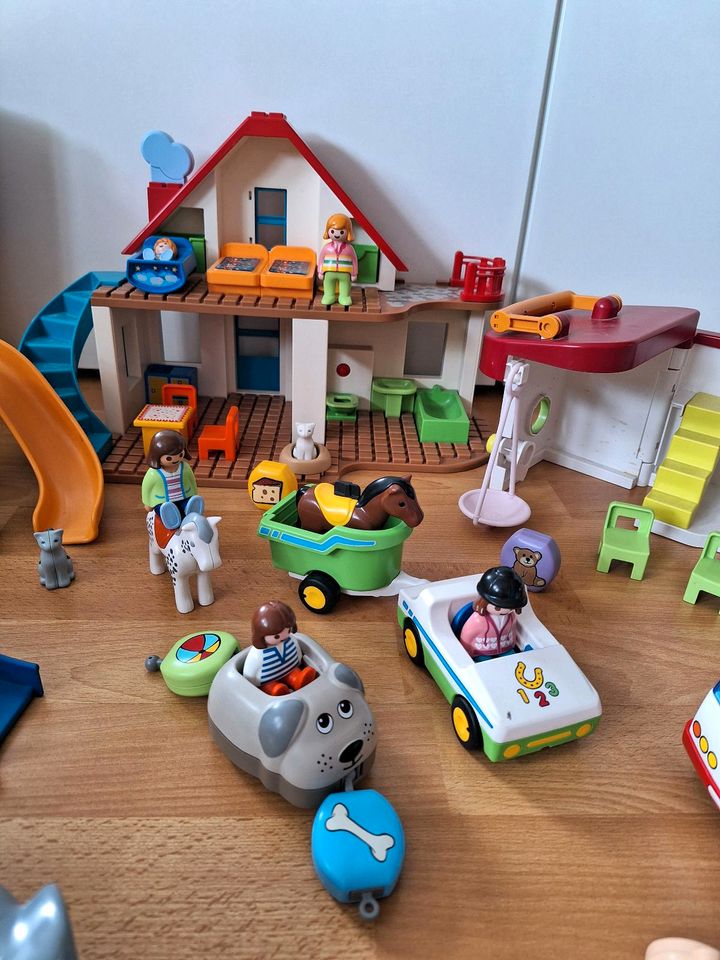 Playmobil 123 Set Kita Haus Spielplatz Bus 70129 70399 70400 in Essen