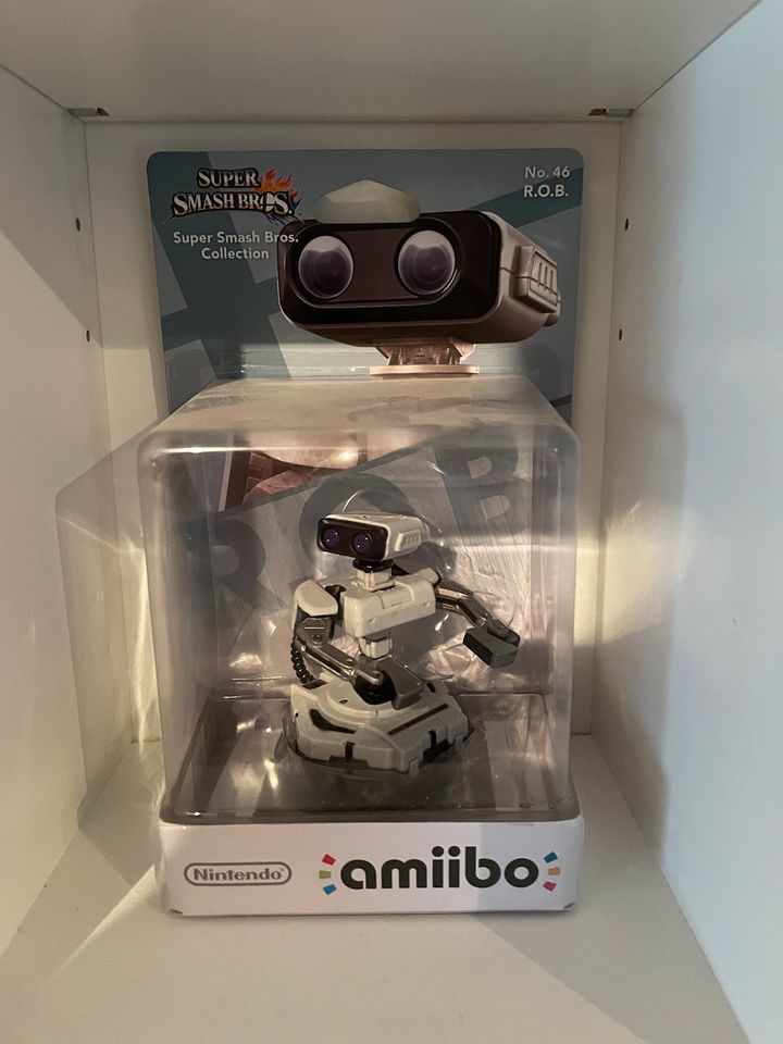 Nintendo Amiibo‘s Yoshi R.O.B Duck Hunt Ryu Game&Watch Sheik Mii in Haßloch