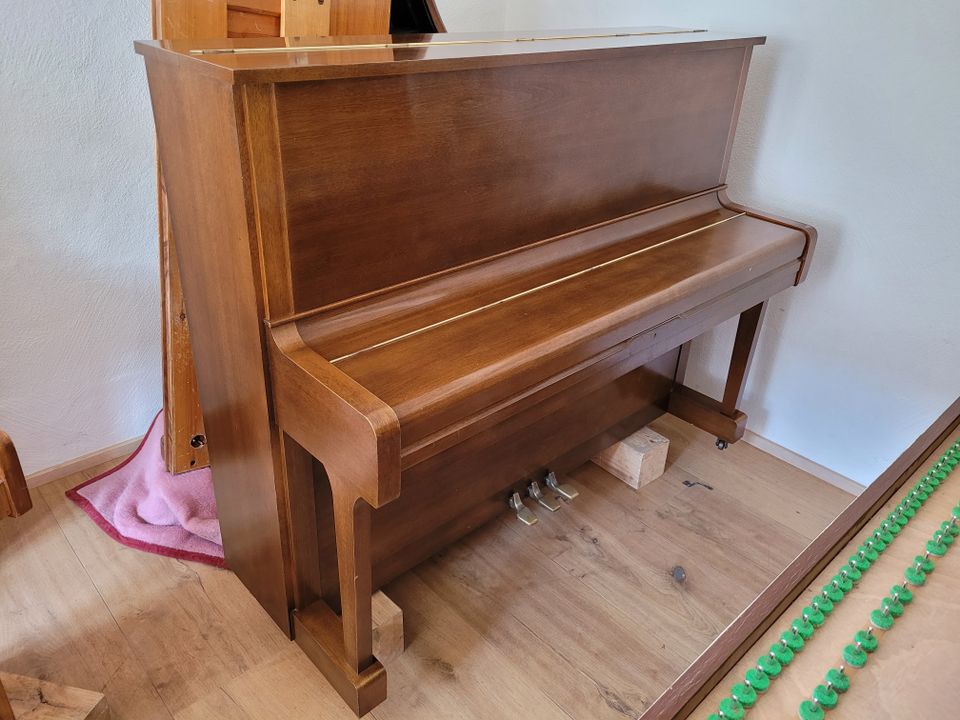 NEU: Klavier Yamaha - U1 in Berlin