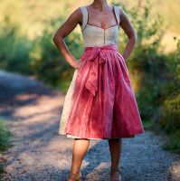 INNA Dirndl Trachten Silke Handmade neu Rosa XS 34, S 36 Nordrhein-Westfalen - Kranenburg Vorschau