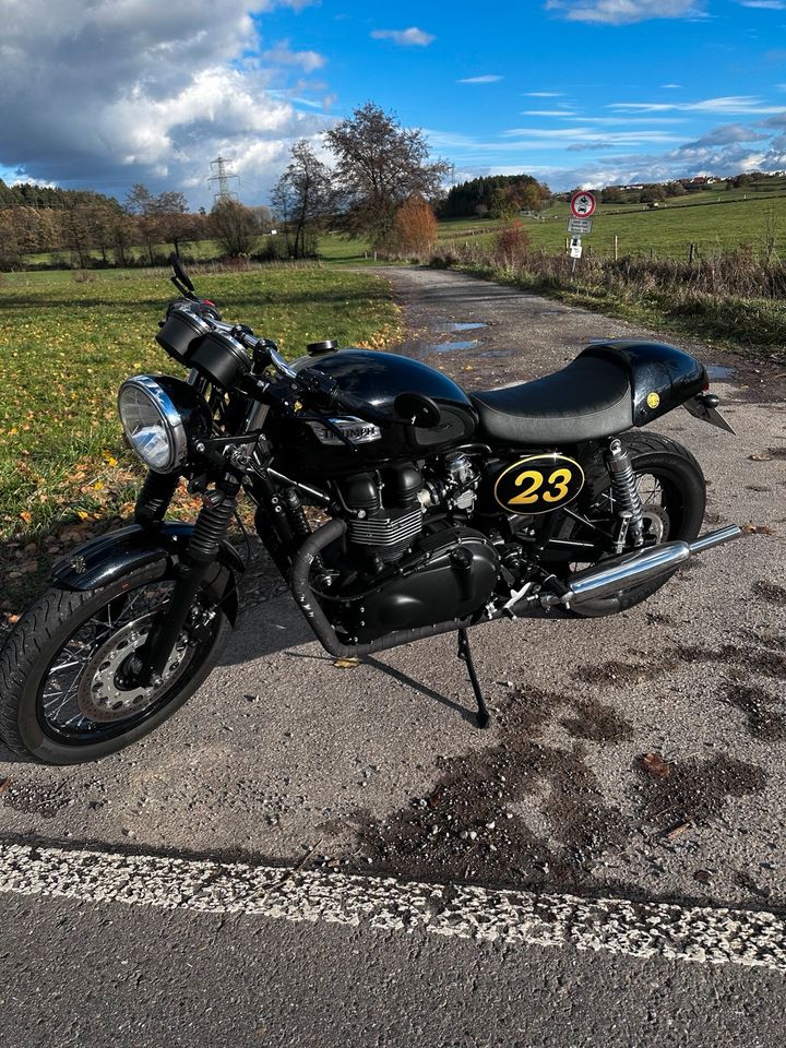 Triumph Thruxton 900 EFI Café Racer in Böblingen