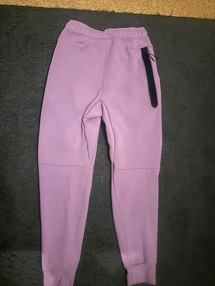 Nike Jogging  Hose in Traunreut