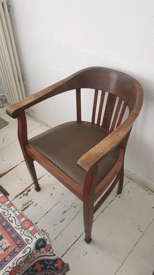 Holzstuhl / Sessel vintage / armchair wood in Berlin