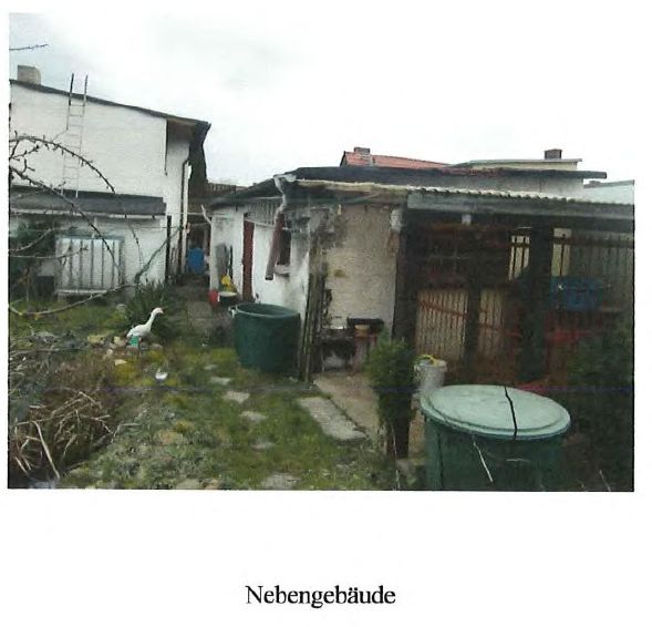 Stark sanierungsbedürftige Doppelhaushälfte in Demmin mit Garten in Demmin