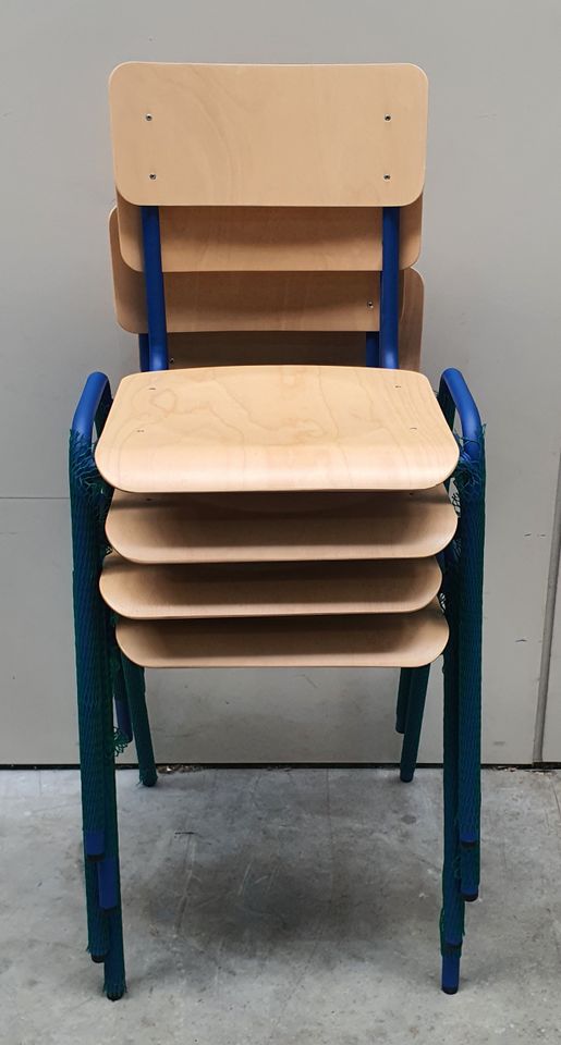 4 Stühle Stapelstühle Buche Holzschalenstuhl Konferenzstuhl blau in Xanten