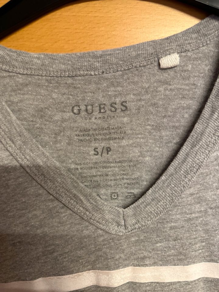 Guess T-Shirt Grau Gr.S in Petersberg