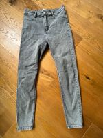 Slim Jeans grau pull& Bear  gr. 40 high waist Thüringen - Meiningen Vorschau