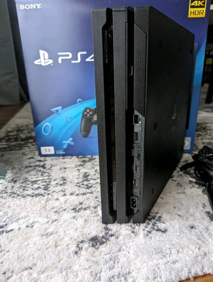 Playstation 4 PS4 Pro 1TB CUH-7216B | Controller | Spiel | OVP in Ludwigsburg