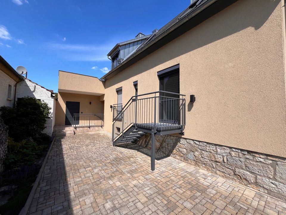 Einfamilienhaus mit Doppelgarage zur Miete in Leinach