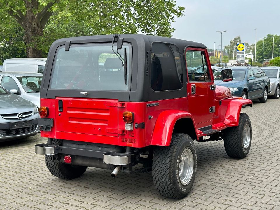 Jeep Wrangler 4,2 - 6-Zylinder - Oldtimer - TÜV NEU in Bornheim