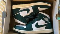 Air Jordan 1 Mid Grün/Weiß Gr.44 NEU Original Köln - Höhenberg Vorschau