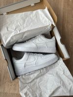 Nike Air Force 1 42 mit Klebeflecken Nordrhein-Westfalen - Dülmen Vorschau