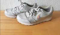 NIKE Turnschuhe Sneaker Mädchen Gr. 36,5 Berlin - Köpenick Vorschau