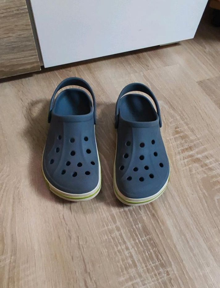 Original Crocs  gr 32,33,34 in Berlin