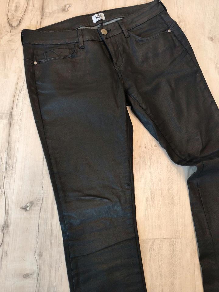 Vero Moda Hose, Jeans, Leder, schwarz, tall Gr. 42 Long, w 32, l in Oerlinghausen