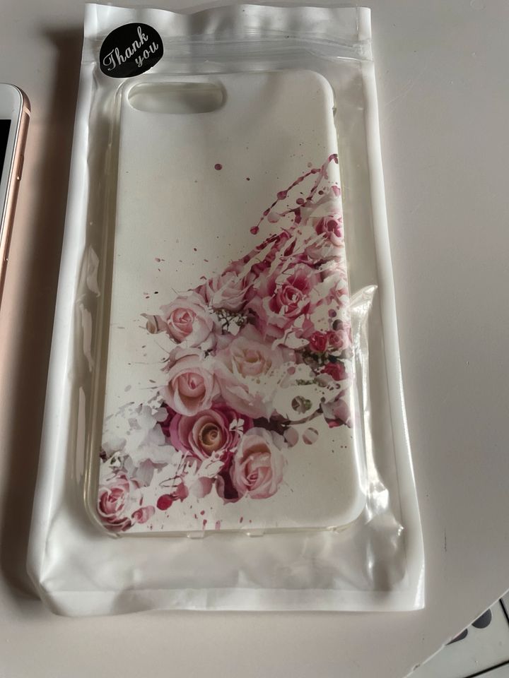 iPhone 8 Plus 64 GB Roségold mit OVP Smartphone Handy in Naumburg 