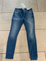 Shape Jeans von Only Petite Gr. 29/“27 Berlin - Charlottenburg Vorschau