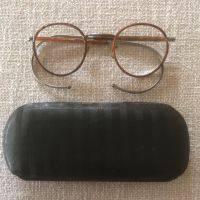Sehr alte Brille mit Metalletui (Optiker Ruhnke). Sehhilfe. Hessen - Bruchköbel Vorschau