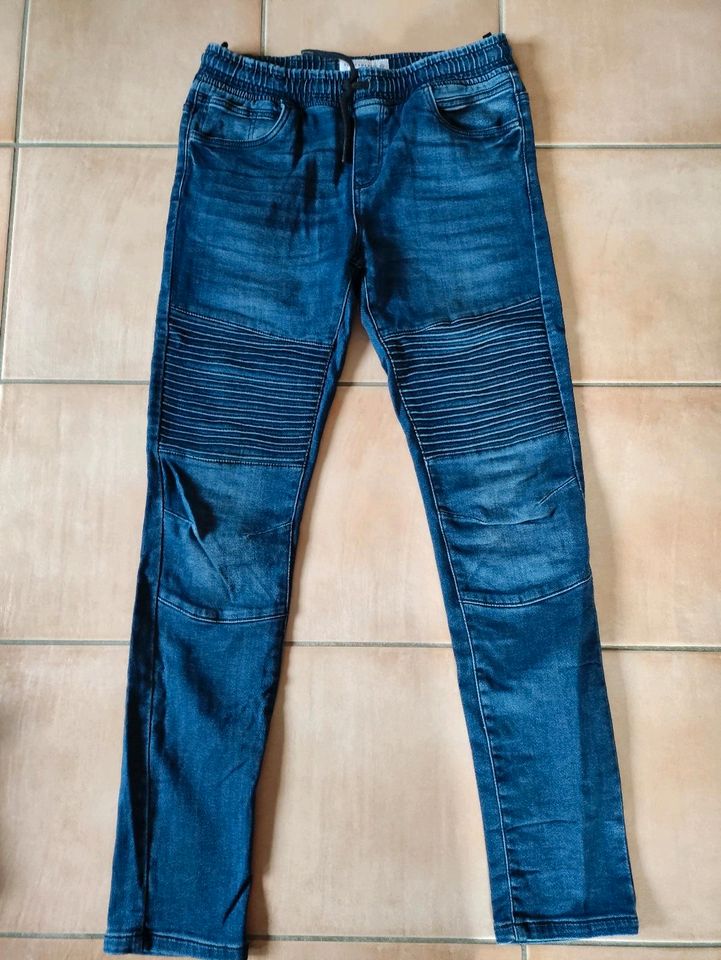 Jeans Gr. 170 in Ebersburg