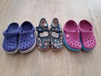 Mädchen Hausschuhe 25 Crocs C9 Katze lila pink Nordrhein-Westfalen - Bergisch Gladbach Vorschau