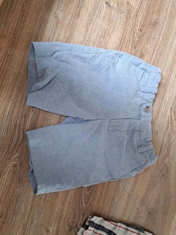 Verkaufe kurze Hose von H&M in der 104 in Erlau