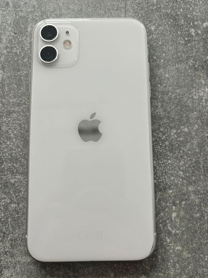iPhone 11 in weiß 128GB in Hirschaid