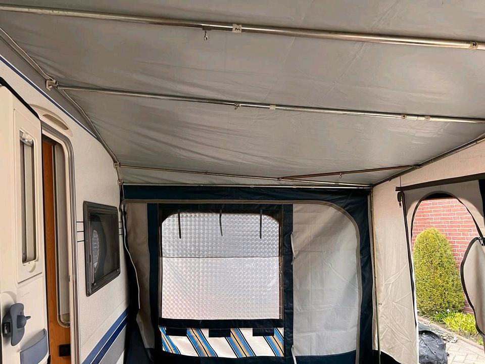 Wohnwagen Hobby Prestige 650 kfu, autark, mit Vorzelt und Markise in Aurich