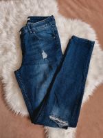 H&M Skinny regulär Jeans Gr 38 dunkelblau ripped Hose Risse Löche Dresden - Coschütz/Gittersee Vorschau