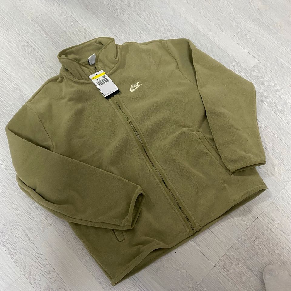 Nike Jacke S Olive Grün Übergangsjacke Fleecejacke Teddy stoff in Gelsenkirchen