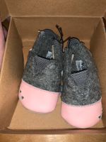 KrabbelSchuhe schuhe Filz rosa grau Baby 6 - 12 Monate Schleswig-Holstein - Büdelsdorf Vorschau