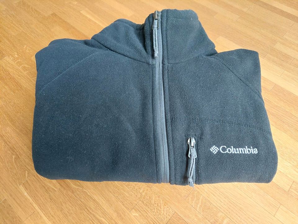 Columbia schwarze Fleecejacke Herren in Bad Vilbel