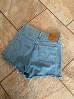 Levis Ribcage Jeans Shorts W26 Neu Denim hellblau Brandenburg - Fürstenwalde (Spree) Vorschau