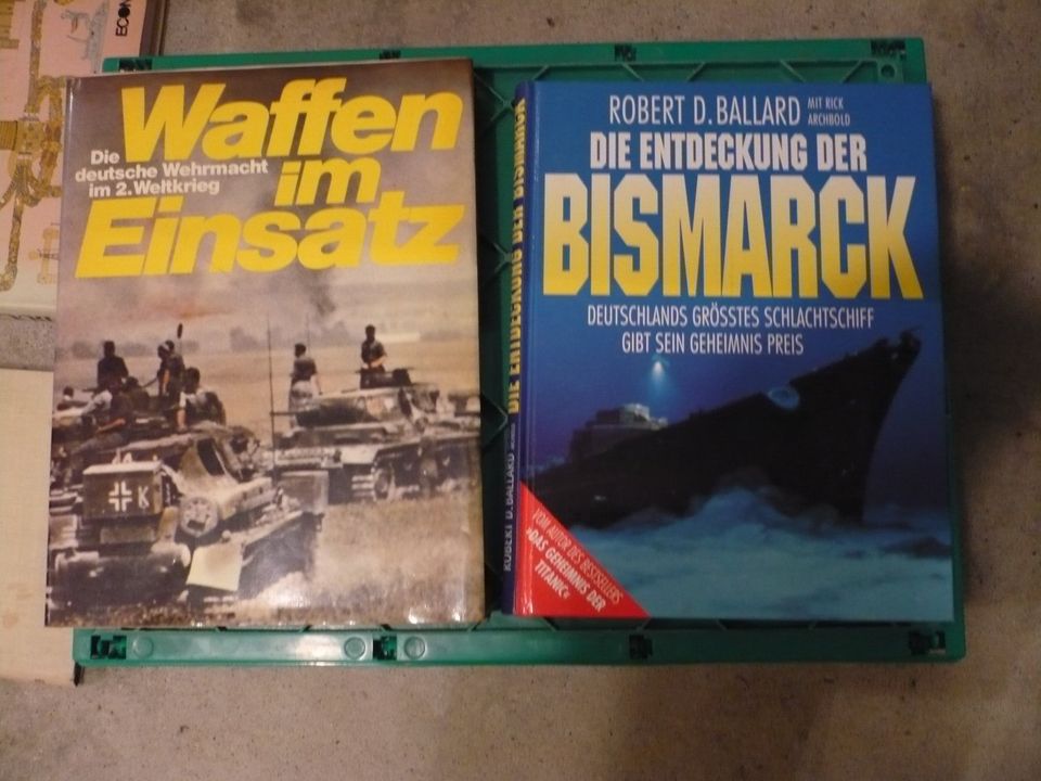 Bücher 1 + 2 Weltkrieg , habe auch Bierkrüge in meinen  Anzeigen in Münchberg