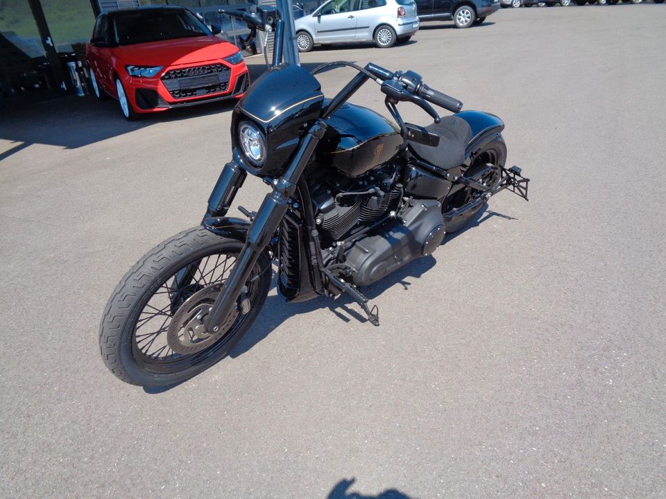 Harley-Davidson Street Bob 114 Killer Cusom Umbau in Lebach