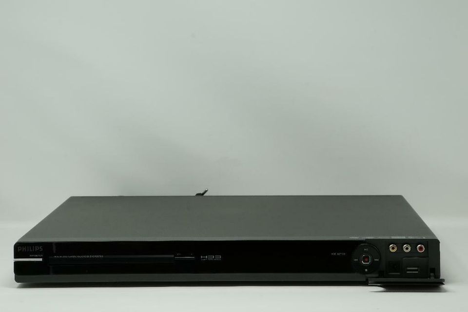 Philips HDD & DVD Festplattenrecorder DVDR3575H + Fernbedienung in Hof (Saale)