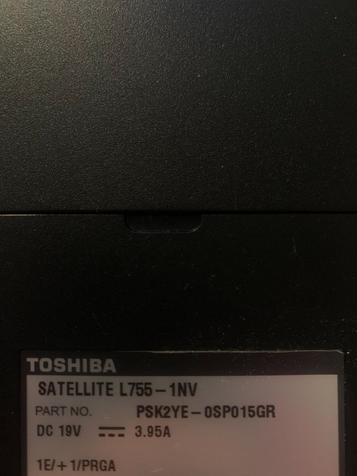 Toshiba L755/ i5/ Ssd/ Win 11/ Usb 3/ Hdmi/ Anschauen !!!!! in Duisburg