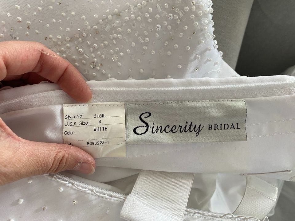 Hochzeitskleid von Sincerity Bridal in Aschaffenburg