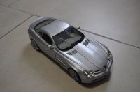 Maisto Mercedes Benz SLR McLaren Modellauto 1:18 mit OVP Niedersachsen - Damme Vorschau