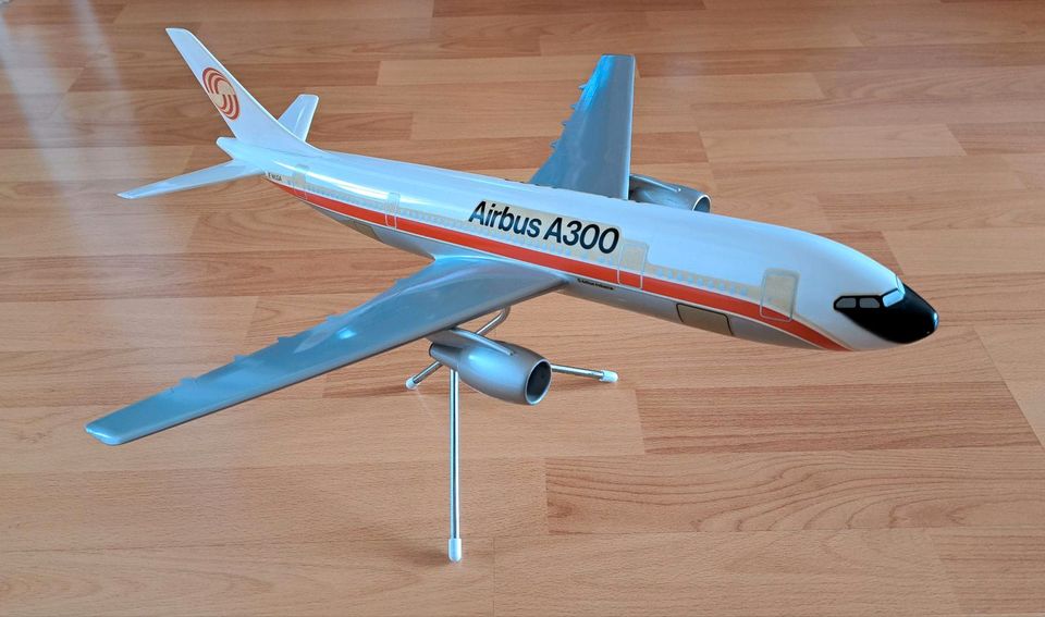 1/100 Airbus A300 Flugzeugmodell Boeing Reisebüromodell in Berlin