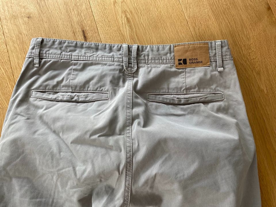 HUGO BOSS Orange Chino Schino-Slim-D 31/34 grau in München