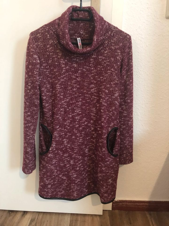 Longpullover Lucky Star Gr. XS in Königs Wusterhausen