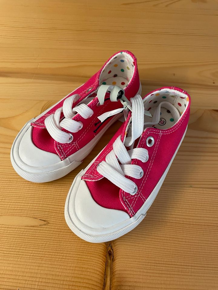 Kinderschuhe wie Chucks 23 in Bergrheinfeld