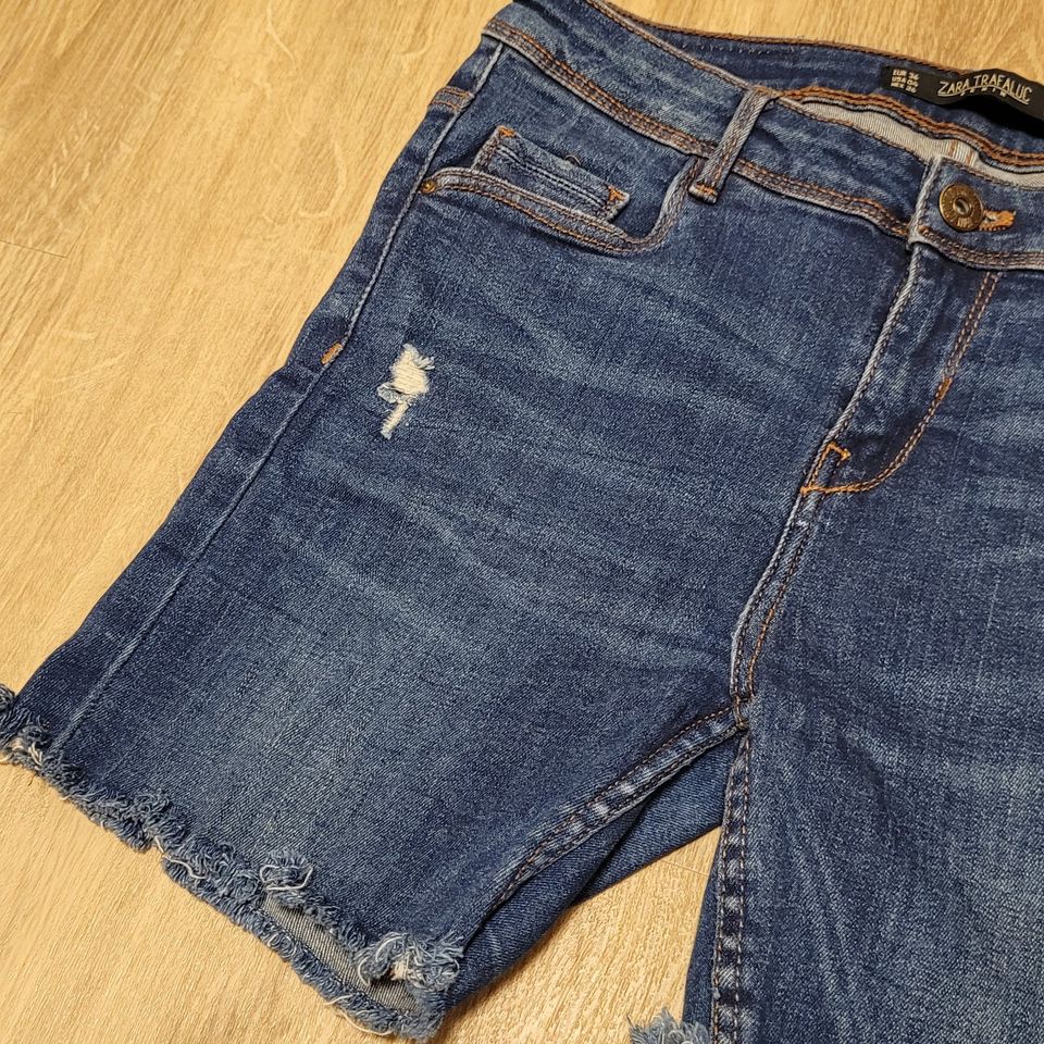 Zara Trafaluc Jeans Shorts 36 blau Vintage Style distressed in Dorsten