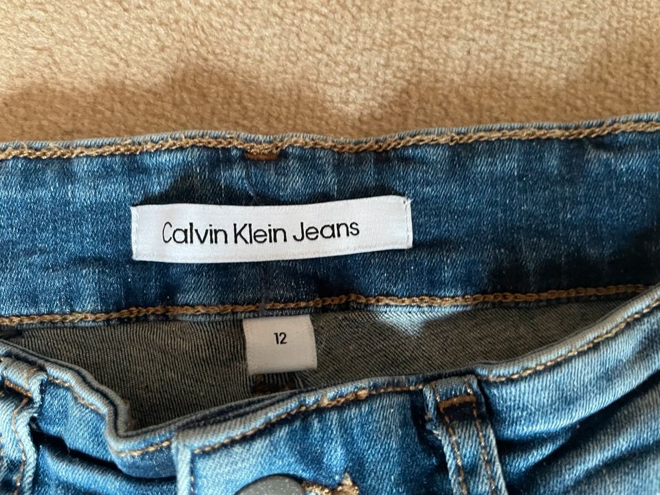 4 Jeanshosen, 152, Calvin Klein, 2 Esprit, S‘Oliver. in Lohr (Main)