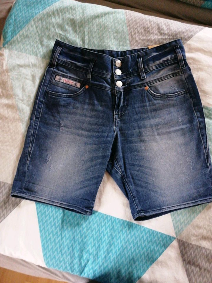 Herrlicher Shorts 'Raya' Jeans kurze Hose Gr. 27 Neu mEtikett !! in Talling