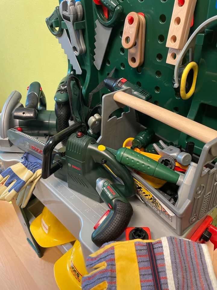 Bosch Werkzeugbank Kinder voll ausgestattet in Schwabmünchen