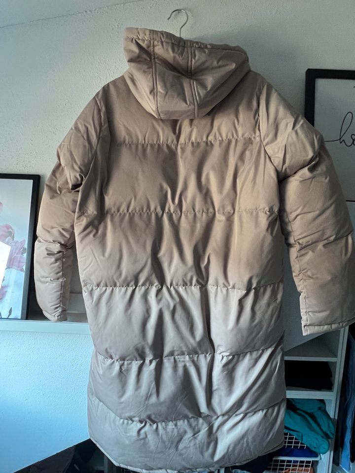 Winterjacke Wintermantel Brave Soul beige - Größe L in Waldershof